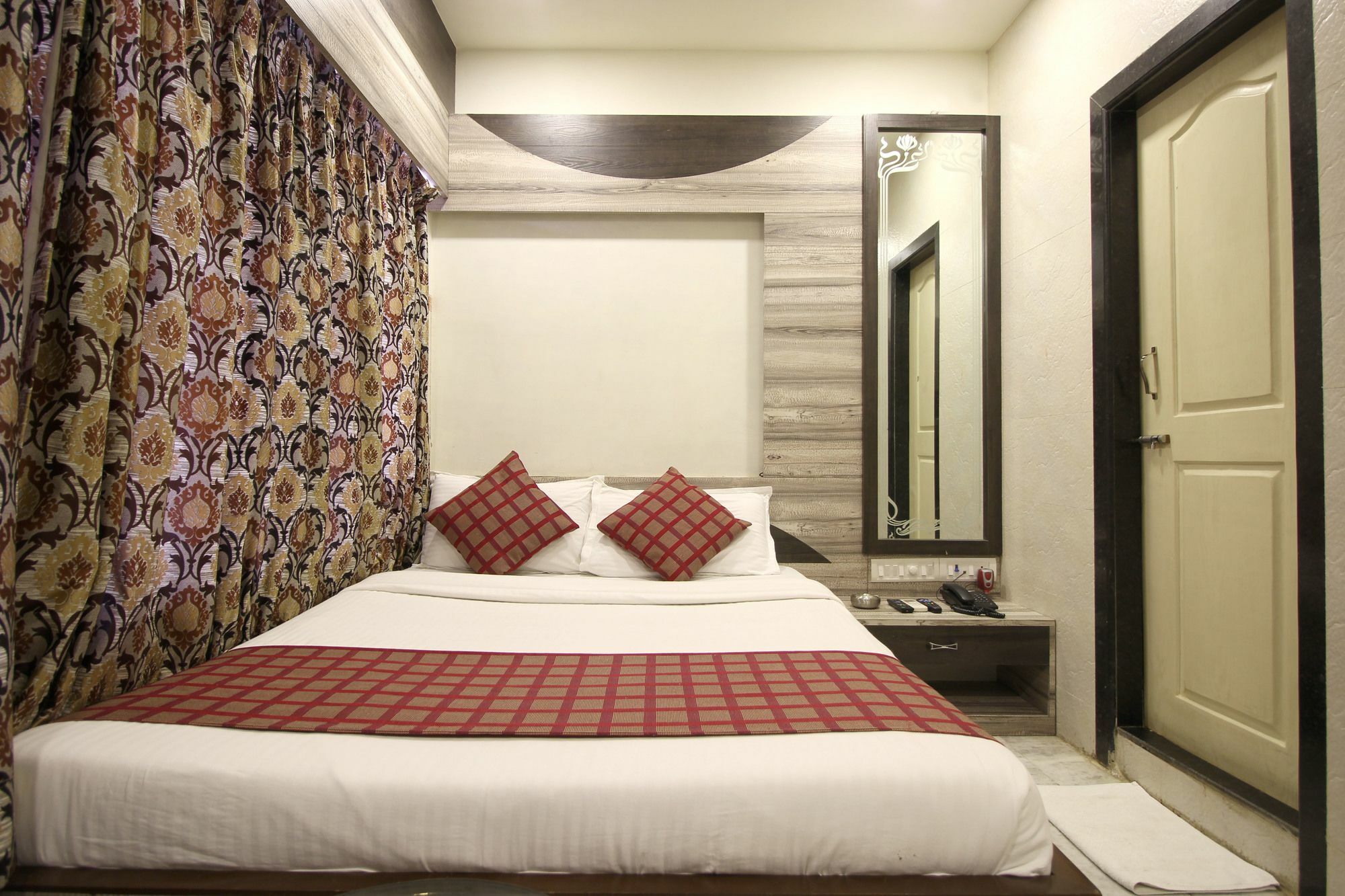 Hotel Ocean Residencia Bombay Exterior foto